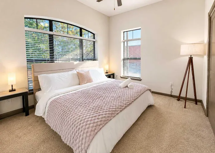 2br Modern Downtown Near Bok Center Tulsa