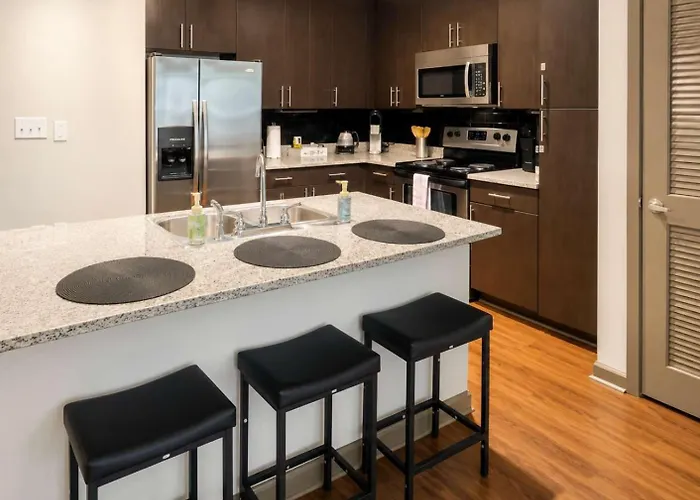 Apartment 2br Modern Downtown Near Bok Center *